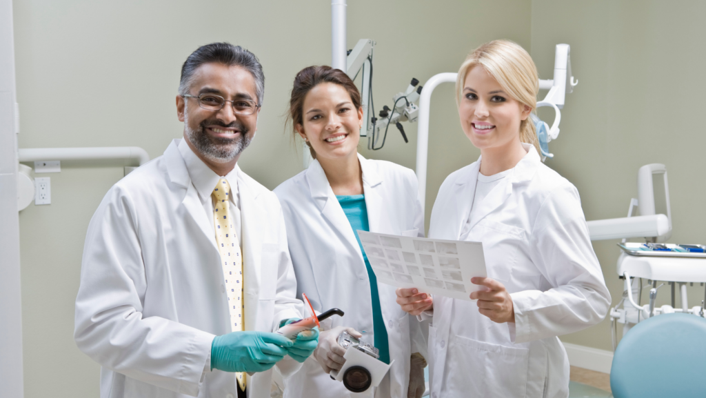 Choosing the Right Dental Implant Provider: Factors to Consider for a Successful Treatment Journey 